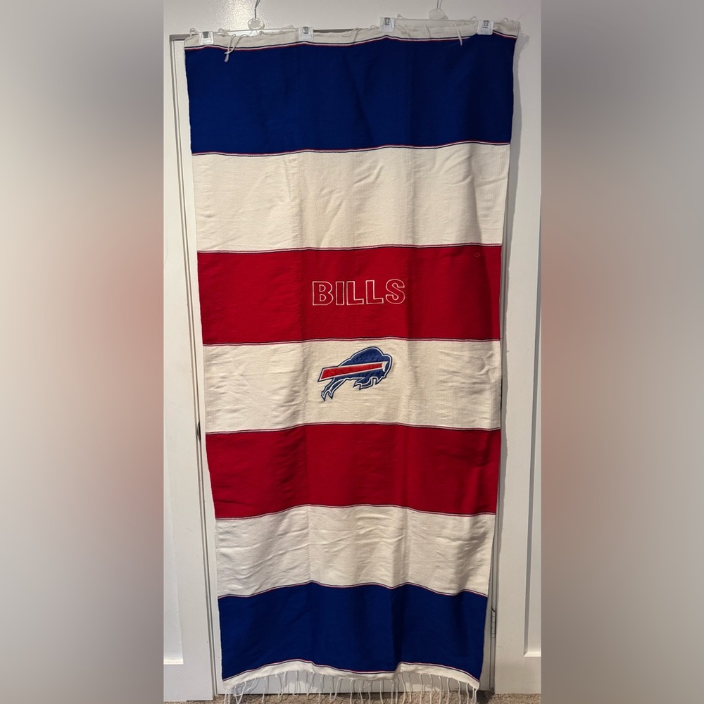 Buffalo Bills Red and White Cozy Throw Blanket